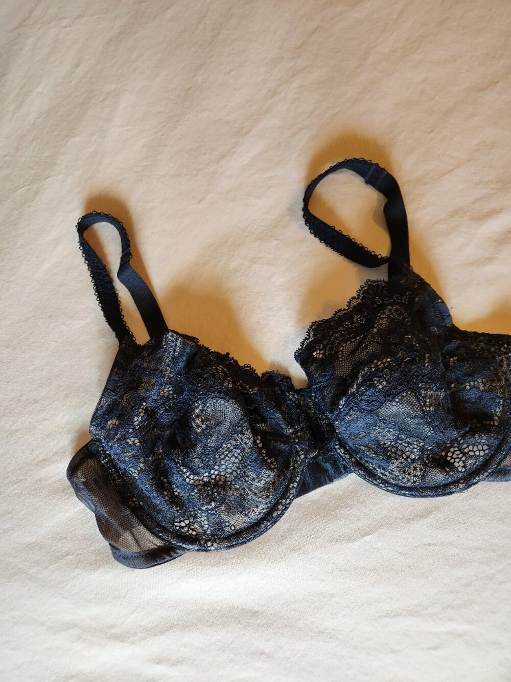 Wacoal style 855120 Top Tier Black Lace Underwire Bra Size 34DD